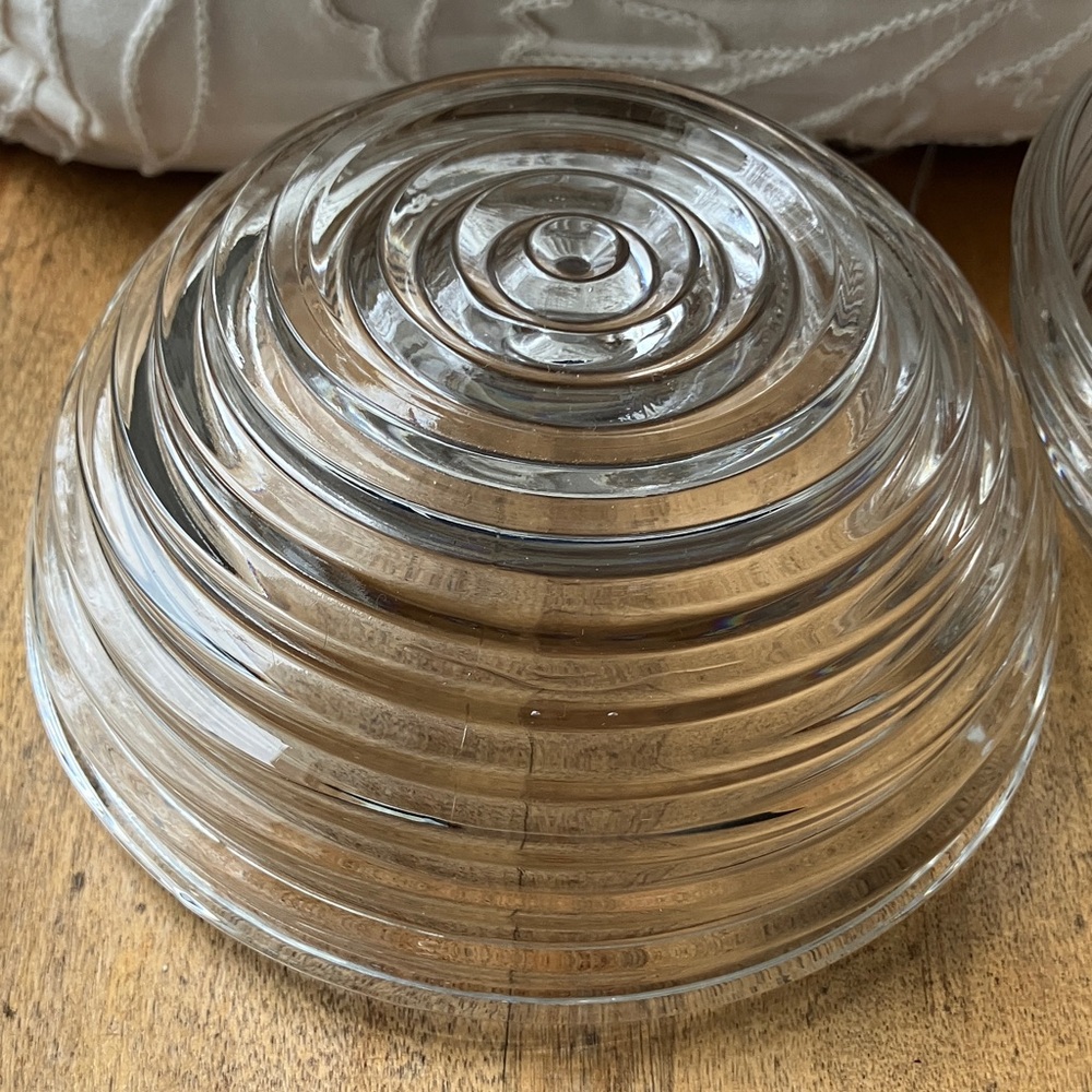 Set of Clear Glass Bowls Ribbed Design - Picture 4 of 8
